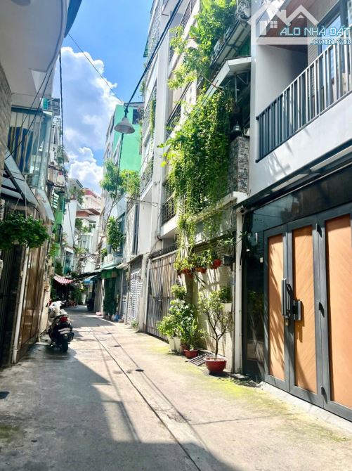 Bán nhà Hẻm XH Nguyễn Đình Chiểu, Quận 3, 4 Tầng, 31m2, gần Cư Xá Đô Thành, 8.75 Tỷ