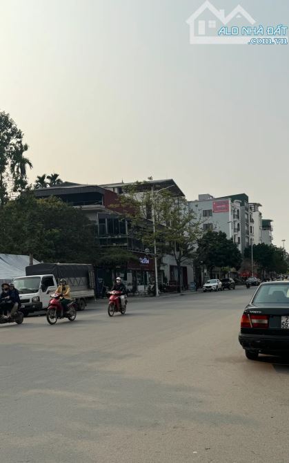 Bán đất 1300m² hàng hiếm tại Gia Thượng, Long Biên – mặt tiền rộng 36m – chỉ 69 triệu/m²