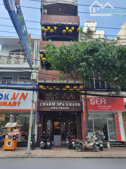 Cần bán gấp nhà mặt tiền Nguyễn Trãi Quận 1 - (4.2 x 18m) - 3 lầu - HĐT 90tr/th - 38.5 Tỷ