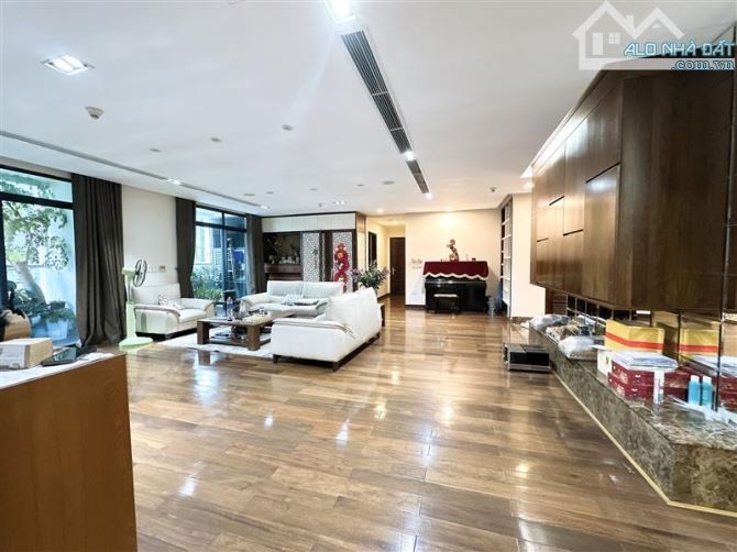 Căn hộ CC VINCOM BÀ TRIỆU 300M 5NGỦ – TẶNG FULL NỘI THẤT SANG TRỌNG – 3 SLOT Ô TÔ.