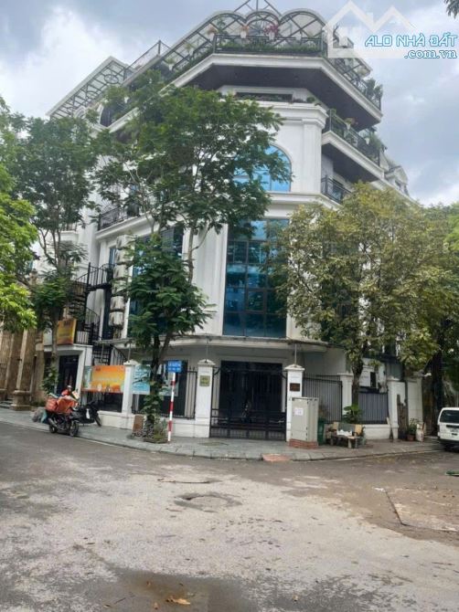BÁN NHÀ PHÂN LÔ HOÀNG QUỐC VIỆT- Ô TÔ TRÁNH,GẦN PHỐ- 65M2, 5 TẦNG_ GIÁ 20.9 TỶ