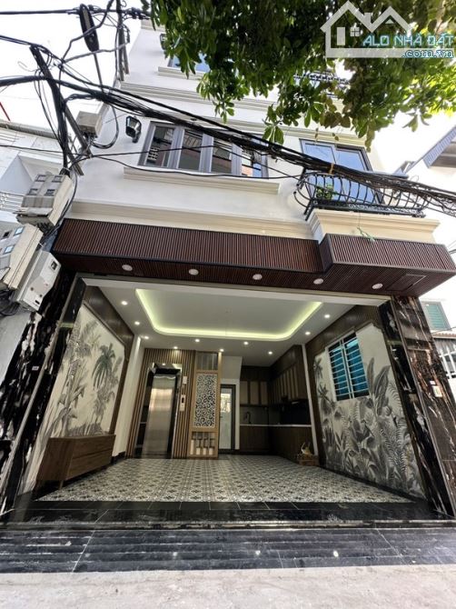 Phố Trường Lâm, căn góc thoáng sáng, thang máy, ô tô vào nhà,45M-MT5,2M chỉ 8.X tỷ