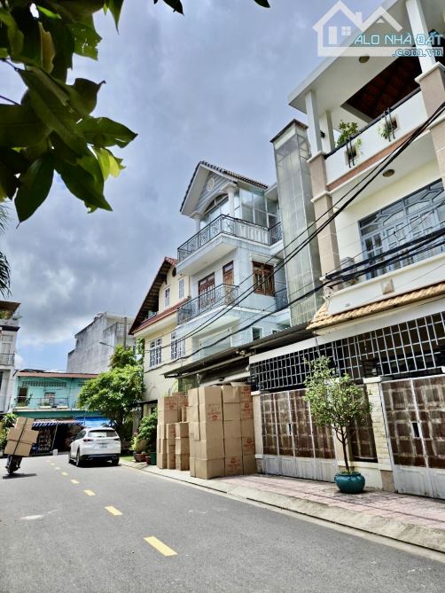 MTKD Khu Tên Lửa, 8x12m, 4 tầng, 6 phòng ngủ ngay KDC Thăng Long