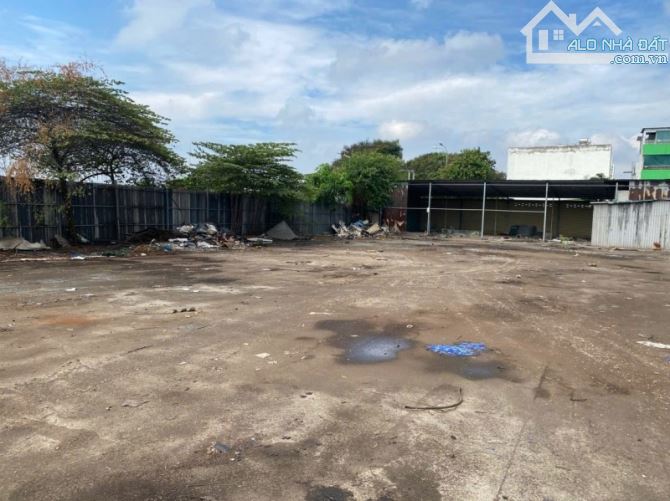 Bán đất lớn 2.200m2 có sẵn Bãi xe - KDC Hồ Học Lãm P.16 Q.8 - Giá tốt bán nhanh