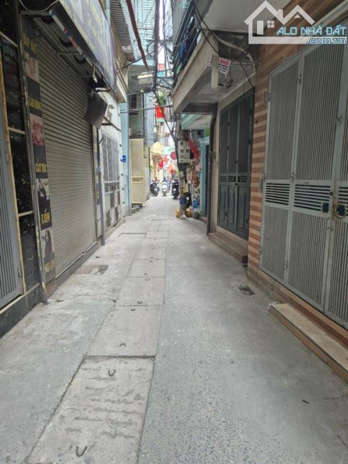 Bán nhanh nhà Khương Đình: 38m*5tầng,6PN, lô góc 2 thoáng, gần phố gần ô tô, dưới 8tỷ