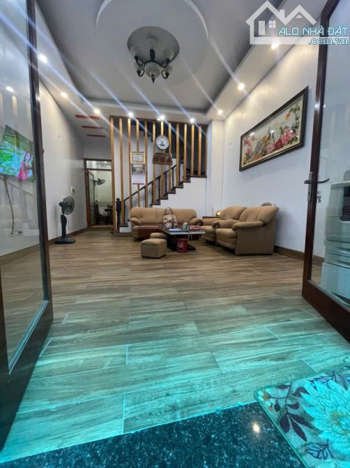 ✅️67M2X5T - CHỈ 8.5 TỶ - TRƯƠNG ĐỊNH - SỔ VUÔNG - 20M RA Ô TÔ TRÁNH - 2 THOÁNG