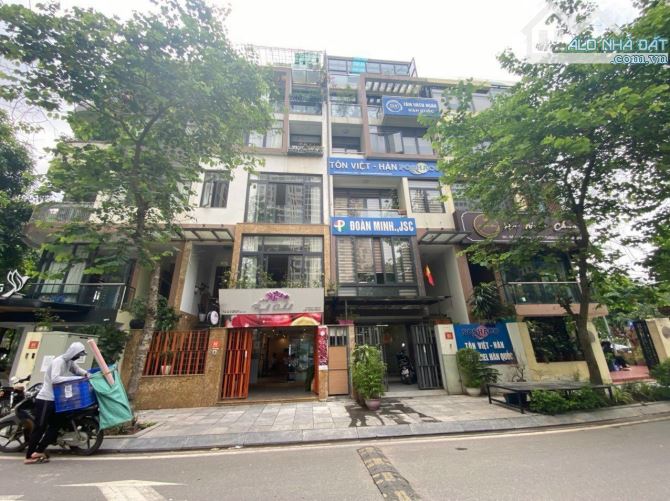 Geleximco Lê Trọng Tấn 135m2 - 4 Tầng Ô tô Tránh, Vỉa Hè - KD Đa Dạng - Giá 24.5 tỷ
