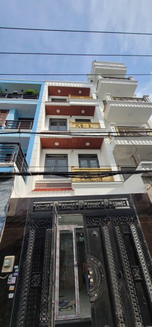 Nhà hẻm một xẹt thông xe hơi 7m đường Bình Trị Đông, 4x15m, đúc 4 tấm, nội thất cao cấp
