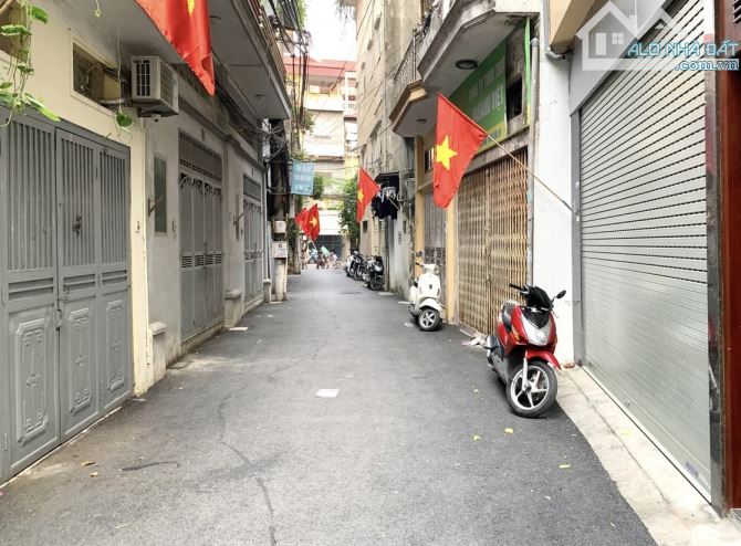 BÁN NHÀ TÔ VĨNH DIỆN - THANH XUÂN - LÔ GÓC – Ô TÔ ĐỖ CỬA – 65m² – MT HƠN 5m, 13.5TỶ
