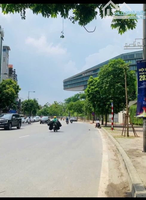 Cần bán nhà mặt phố Đỗ Đức Dục, 9tầng , thang máy full nội thất..
