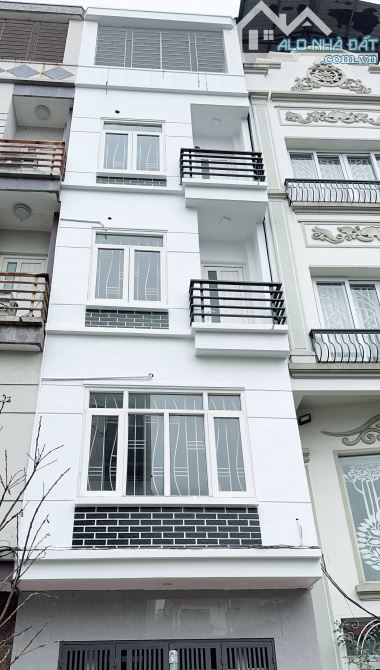 13 TỶ SỞ HỮU NHÀ 65m2 - MT hơn 4m - TRUNG TÂM CẦU GIẤY – NGÕ RỘNG, NHÀ ĐẸP, SỔ HOA HẬU !