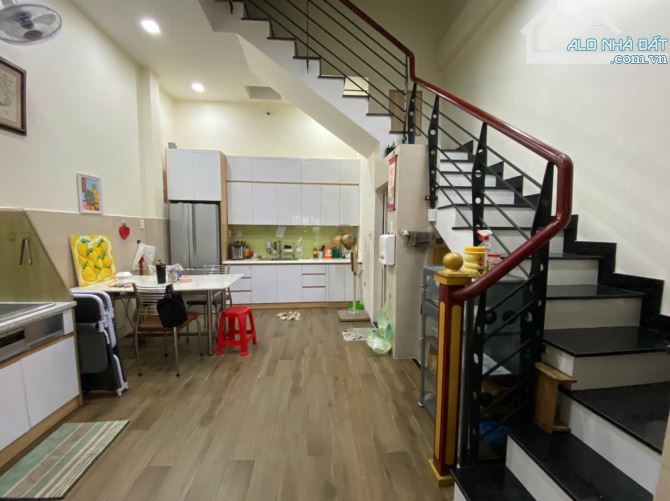 Nhà bán: đường Gò Dầu. Q Tân Phú. DTSD 44m2. 4 tầng. Giá 7,1 tỷ - 11