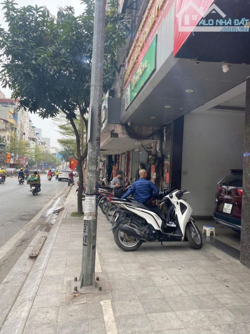Bán nhà phố Tôn Đức Thắng, vỉa hè đá bóng, siêu kinh doanh, mặt tiền đẹp, 71m2, 36 tỷ - 1