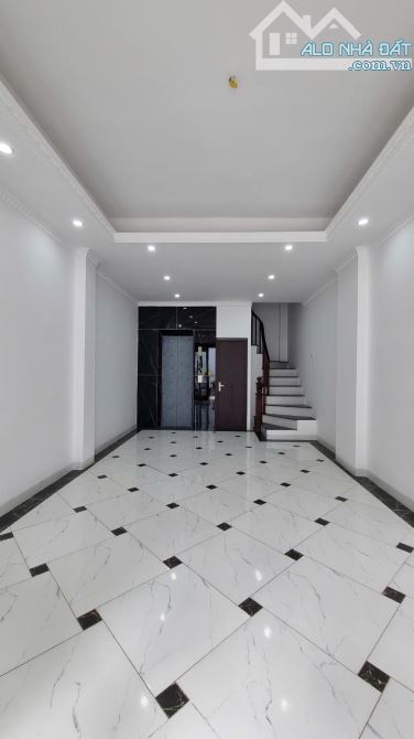 Bán Nhà Phố Xuân La Dt 35m2 Mt 4 mét 5 tầng mới koong 7.75 tỷ, BA BƯỚC HỒ TÂY CỰC ĐẸP - 1