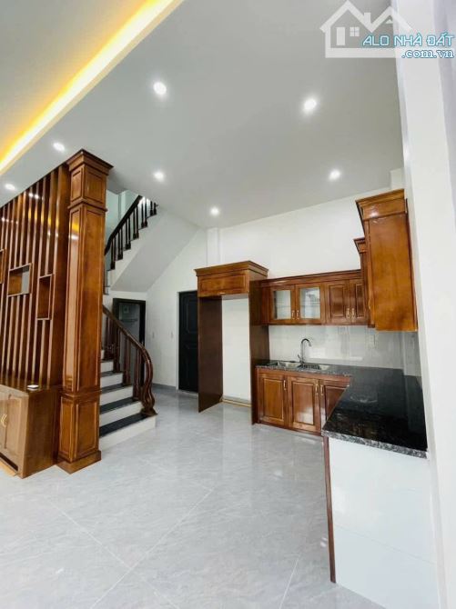 Bán ngôi nhà 3 tầng ô tô đỗ cửa khu lê cảnh tuân phường hải tân, tp hải dương - 1
