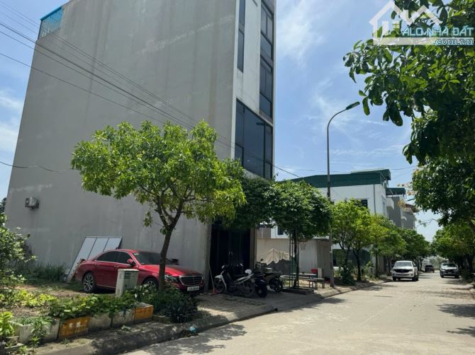 Bán đất Khu TĐC 7.2ha Trâu quỳ, Vỉa hè oto tránh MT quyền lực 7m - DT 90m2 - 1