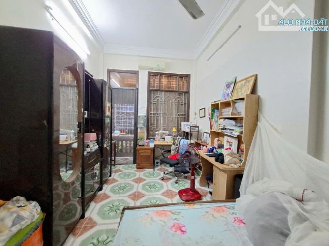 Nguyễn Thái Học – 3 tầng MẶT NGÕ THÔNG 38m chỉ 9.3 tỷ - GẦN PHỐ KINH DOANH TỐT - 1