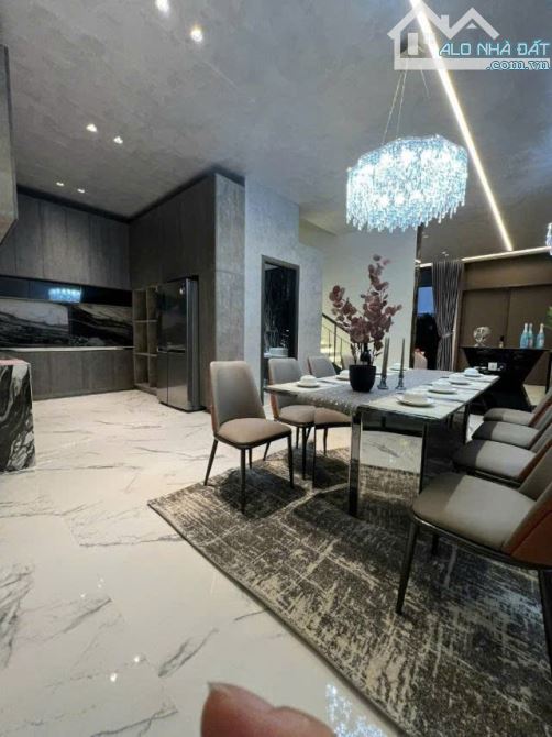 Bán biệt thự Phú Mỹ Hưng -126m2, 40 tỷ, Tân Phong, Quận 7, HCM chỉ với view đẹp - 1