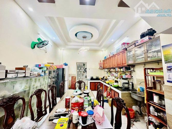 HẺM 8M KÊNH TÂN HÓA - TÂP PHÚ - 4M X 18M - 4 TẦNG - 7,3 TỶ - 1
