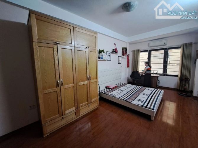 Bán nhà ngõ 33 Văn Cao, 30m2 x 4 tầng, lô góc, 7.2 tỷ - 1