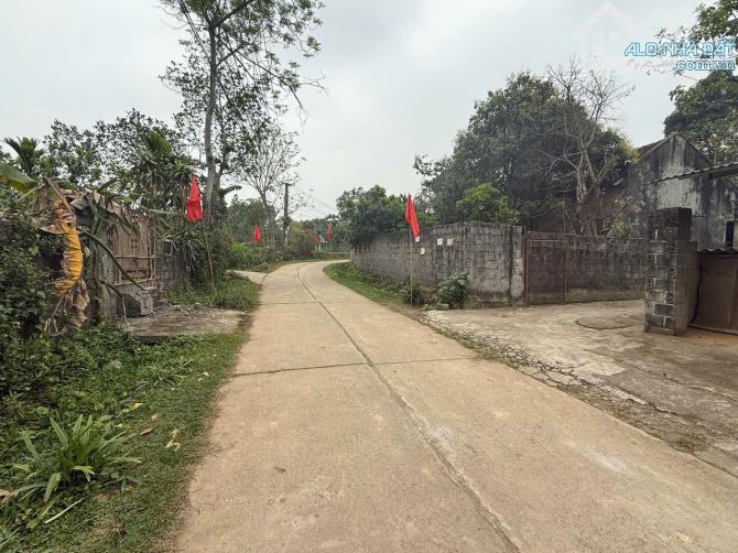 Cần bán đất sẵn nhà mới xây, lô góc 214m2 gần chợ Đồi Sim QL21. Đất full ONT - 1
