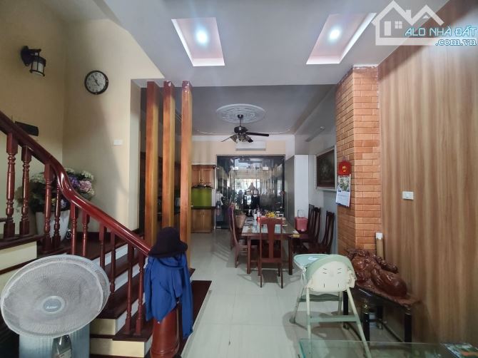 Có 102! Hơn 21 Tỷ- Bán Nhà Hoàng Văn Thái, Thanh Xuân -55x3T- Mặt Phố-Lô Góc-Vỉa Hè-KD.