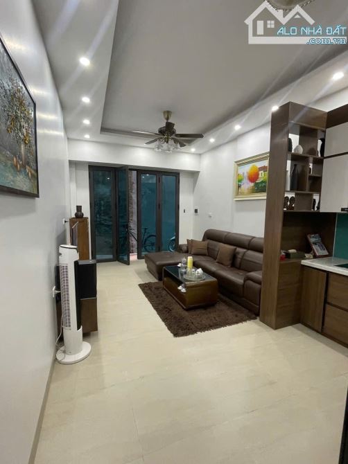 50M RA PHỐ TRUNG PHỤNG - XÃ ĐÀN - 35M2 - 3 TẦNG ĐẸP - 3 NGỦ - MT 3.8M - CHỈ 7 TỶ 350TR - 1