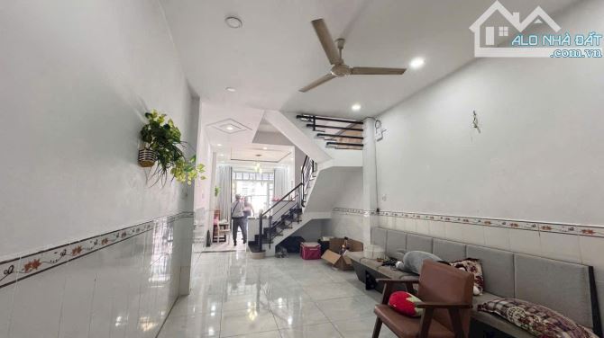 🏡 Bán Nhà Trệt Lầu DT 112m2, Giá 3.85 Tỷ - Sổ Hồng Riêng ( Gần 3 Trường Đại Học Lớn ) 💥 - 1