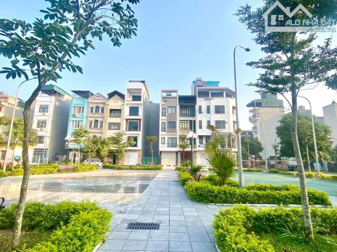 Đất TĐC Giang Biên, view vườn hoa, vỉa hè ô tô tránh, kinh doanh, 90m, MT 4.9m nhỉnh 22tỷ - 1