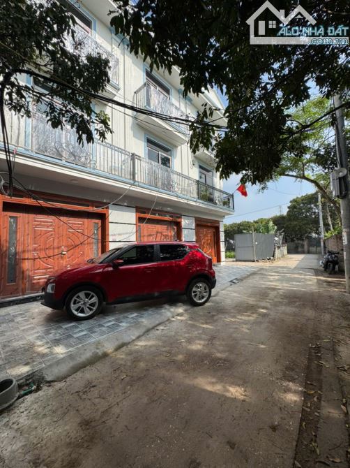 Nhà xây 65m2 full 3 tầng ô tô để sân ngày đêm - Ngõ thông tứ tung tại Đại Thành Quốc Oai - 1