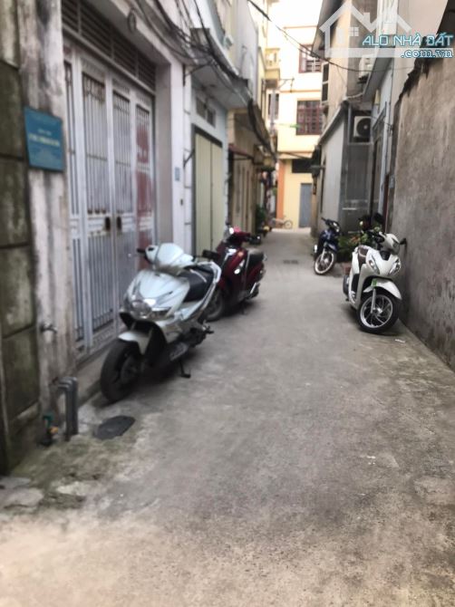 Bán Nhà Cấp 4 Ngô Gia Tự, Long Biên 50m2, giá 7,5 tỷ (ô tô đỗ cách 25m) - 1