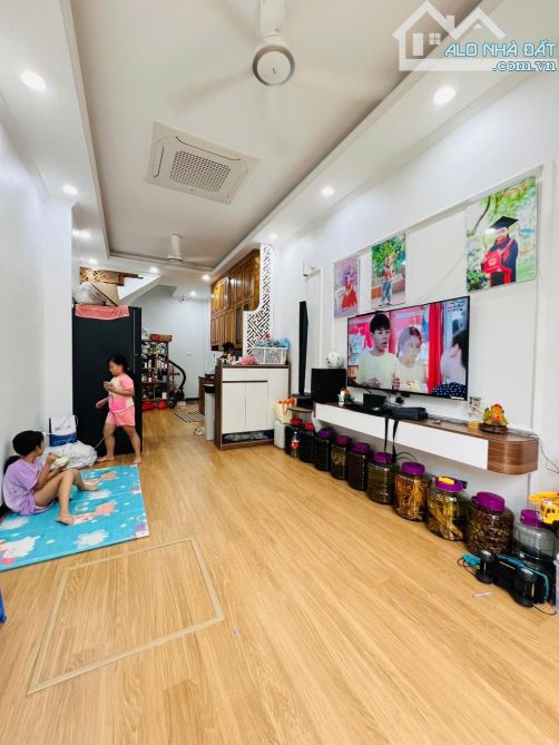 Nhà Anh Hùng Đại Mỗ 5 tầng, dân xây. Nội thất sịn sò. Nhà 2 thoáng, ngõ rộng, 20m ra ôtô. - 1