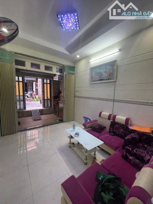 Nhà 2tỷ760tr. Nhà 3 tầng , đường 7m thông , ra MT Lê văn lương 50m. Gần ĐH MỞ,ĐHTÀI NGUYÊN - 1