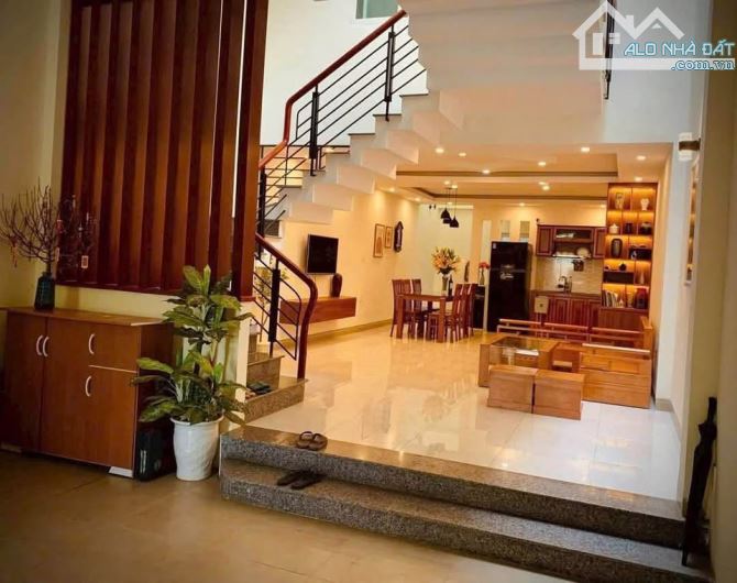 🏩 Bán nhà 2 tầng mt đường 7m5 Nguyễn Xí, 100m2, giá 6.75 tỷ tl - 1