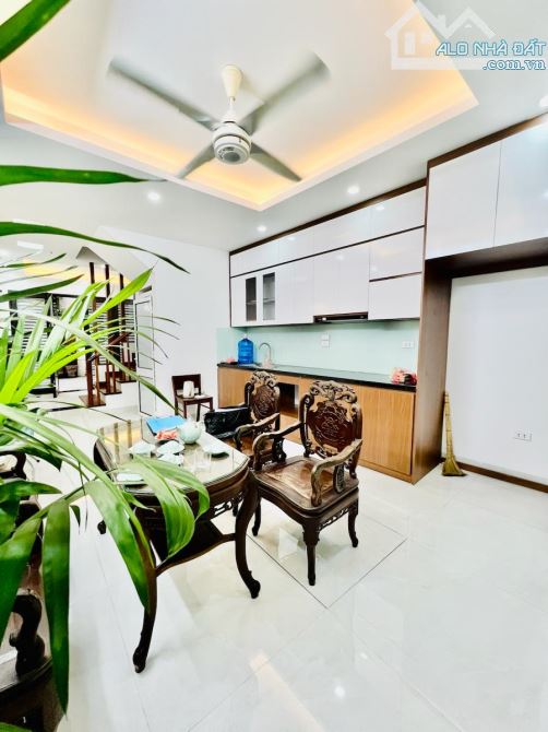 Siêu Phẩm Lê Trọng Tấn 42m2 x 5 tầng, ô tô đỗ,giá 10.8 tỷ - 1