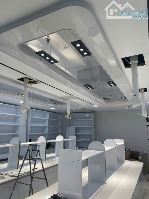 Bán gấp Tòa nhà 5 Đinh Bộ Lĩnh, Bình Thạnh, 8x30m, H + 7 Tầng - HĐT: 200 triệu, giá 75 tỷ - 1