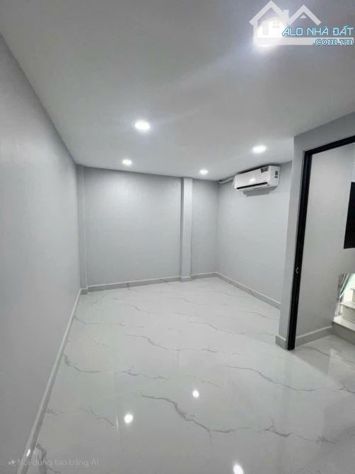 BÁN GẤP NHÀ QUẬN 7 - Ô TÔ ĐẬU TRONG NHÀ - CÁCH NGUYỄN VĂN LINH 10M - NHỈNH 3 TỶ - 1