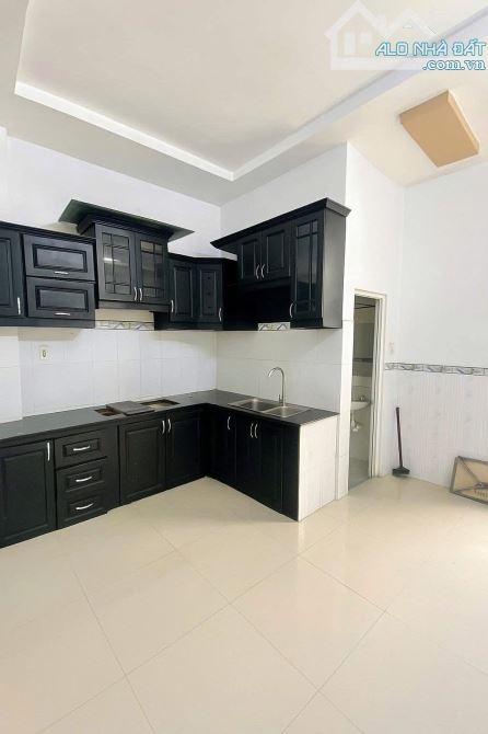 Bán nhà 2 mặt hẻm, gần Emart Phan Huy Ích, 3 phòng ngủ, sổ riêng, chỉ hơn 4 tỷ 5 tl - 1