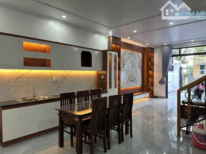 Bán căn Biệt thư tân cổ điển 3 Tầng kiệt Châu Văn Hùng View Trường Mầm Non Hoa Hồng - Lại - 1