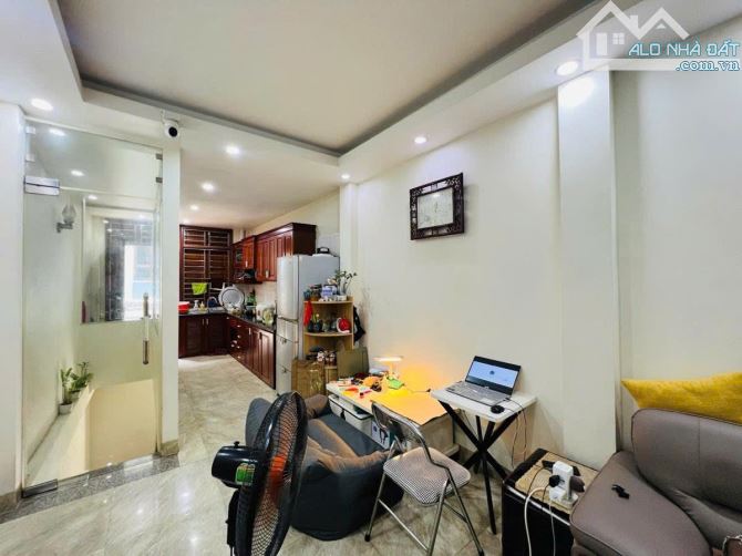 HOÀNG NGÂN  - OTO - NGÕ THÔNG - KINH DOANH Dt 52m2 4 tầng mặt tiền 3m Giá 13.3 tỷ - 1