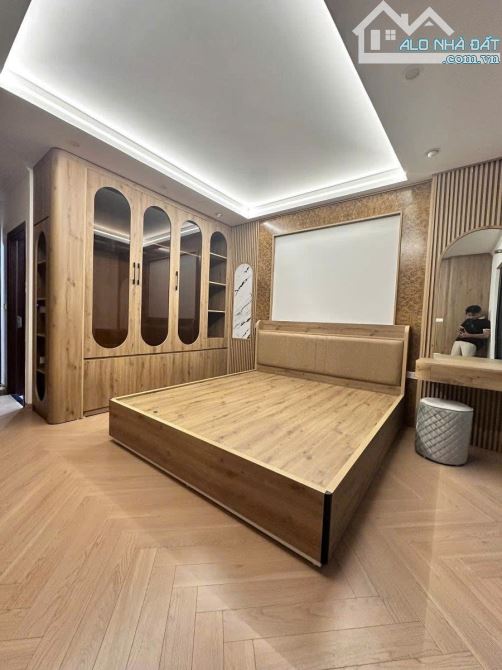 NGÕ 72 NGUYỄN TRÃI OTO VÀO NHÀ - THANG MÁY Dt 37m2 8 tầng mt 4.3m Giá 14.35 tỷ - 1