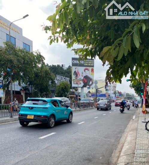 Bán nhà Gò Vấp, hẻm ô tô 16 chỗ Phan Văn Trị ,140m², chưa đầu tư,  sát Cityland , 17.8 tỷ - 1