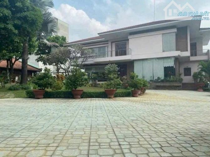 Bán siêu Biệt thự sân vườn 906m2 cách Ngã Tư Ga 300m. - 1