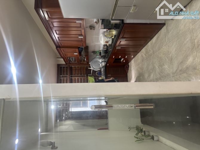 Hoàng Ngân_Oto đỗ cử_KCBT chắc chắn_ Kinh doanh l_ Tiện đường trường trạm - 1