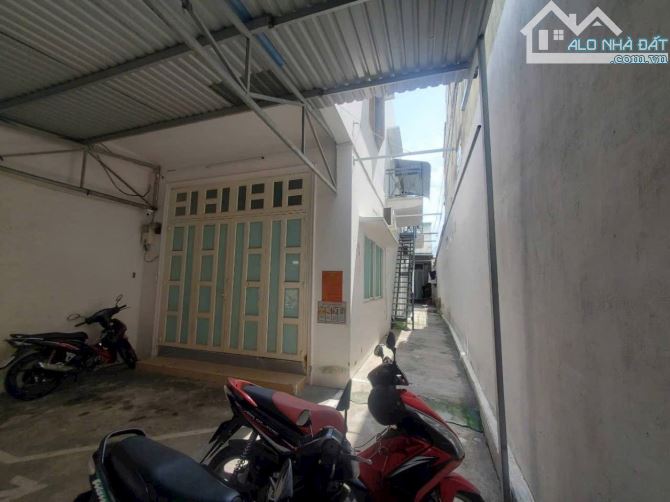 💥 SIÊU HIẾM HẺM NHỰA 4M DIỆN TÍCH LỚN THÔNG SỐ ĐẸP NỞ HẬU - KHU LÀNG ĐH BỦA VÂY - 1