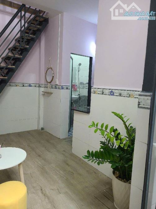 💥NHÀ 3 LẦU NHỎ XINH, MỚI, RA SÂN BAY 10P, CHỈ NHỈNH 2 TỶ, THƯƠNG LƯỢNG NHẸ - 2