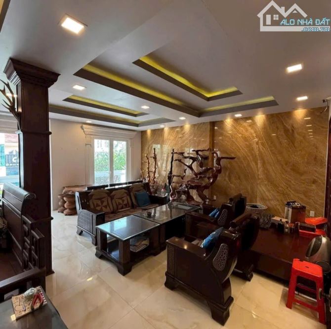 BÁN NHÀ 3,5 TẦNG, MT ĐƯỜNG HOÀNG VĂN THỤ, VẠN THẮNG, 196,7M2, GIÁ 29,5 TỶ. CN23.8 - 2