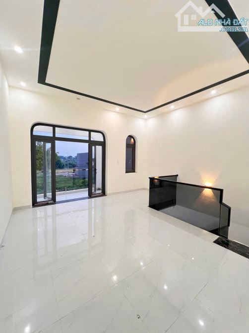 Ngay bệnh viện da liễu 5x20m , Nhà xây cho con trai ở giờ chuyển công tác nên bán gấp - 2
