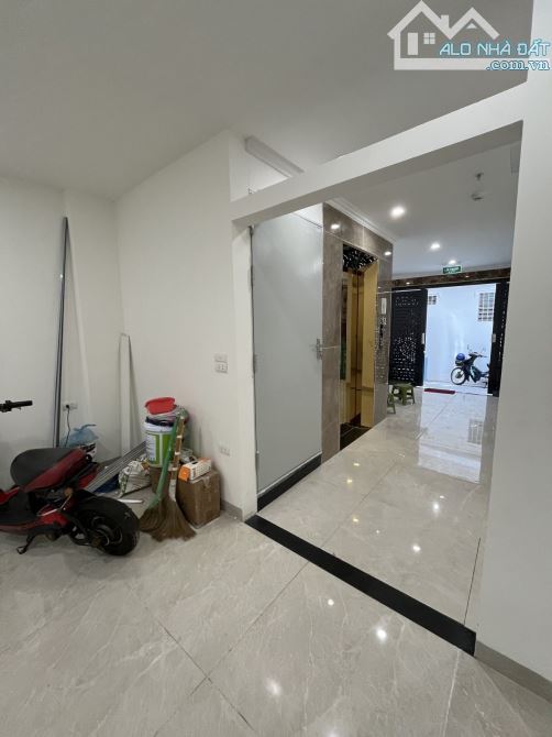 SIÊU PHẨM CCMN 52m2 - 8 tầng thang máy - Ô Chợ Dừa - CÓ BAN CÔNG  - Cách mặt phố 20m - 2