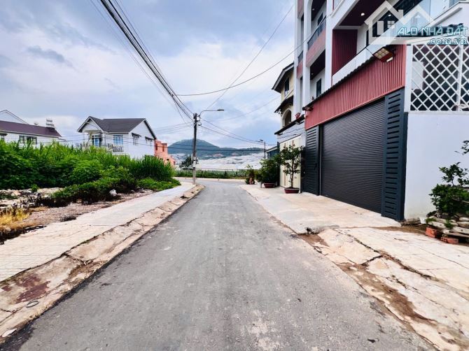Bán nhà riêng 2 mặt tiền Bế văn Đàn, p12, Đà Lạt, 5 tỷ, 113m2, giá rể nhất khu vực. - 2